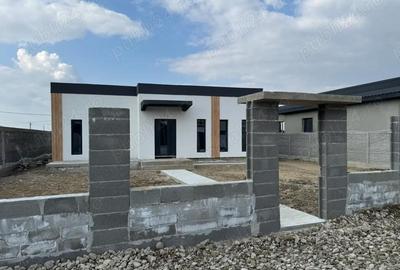 Casă cu 6 camere cu Teren 500 Mp în Central - 2