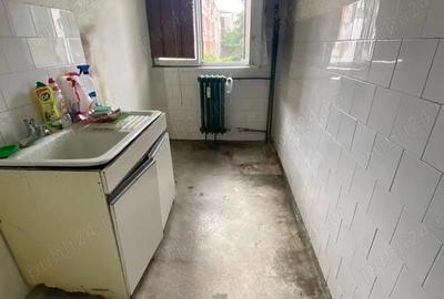 Apartament cu 3 camere semidecomandat în Central - 6