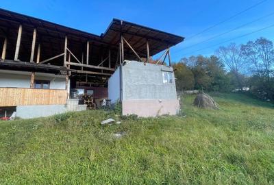 Casă cu 4 camere în Secăria - 1