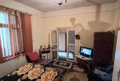 Casă cu 4 camere cu Canalizare în Casa de Cultură - 11