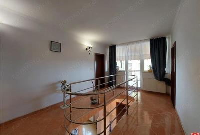 Casa mare pentru 2 familii sau pentru afacere - 14