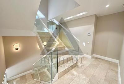 Casă cu 9 camere cu Teren 969 Mp în Central