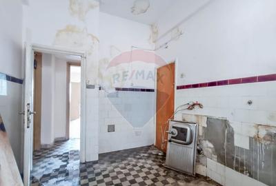 Apartament cu 3 camere semidecomandat în Magheru - 16