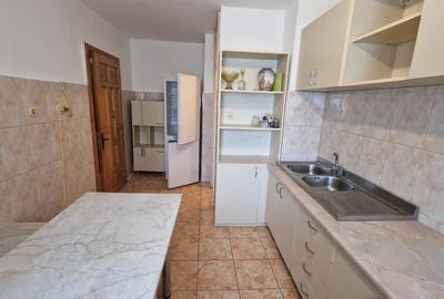 Apartament cu 3 camere semidecomandat, mobilat în Olteniței - 5