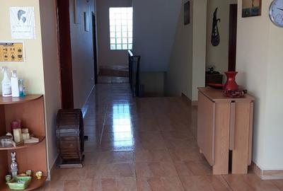 Casă cu Teren 1000 Mp în Central - 11