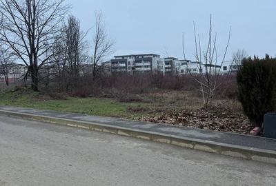 Teren de 3247 mp, în Central