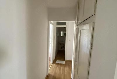 Apartament cu 4 camere decomandat în Micro 16 - 5