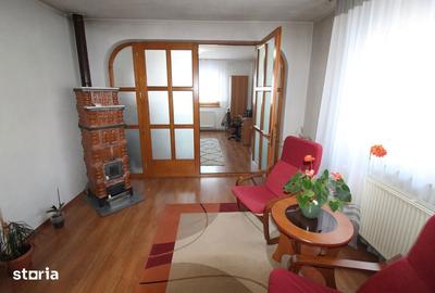 Casă cu 4 camere cu Teren 350 Mp în Central - 10