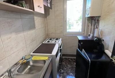 Apartament cu 3 camere decomandat în Alexandru cel Bun - 2