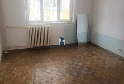 Apartament cu 4 camere semidecomandat, mobilat în Berceni - 8