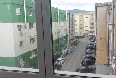 Apartament cu 3 camere decomandat în Vest