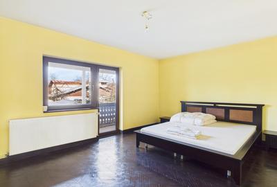 Casă cu 7 camere cu Teren 610 Mp în Central