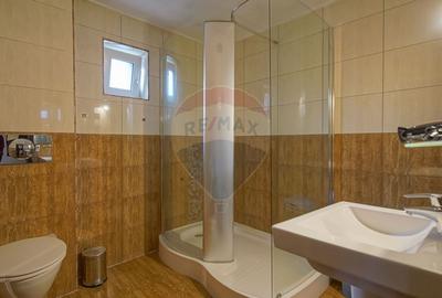 Hotel / Pensiune cu 14 camere/strada Tomis - 14