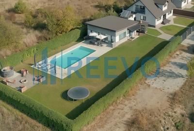 Proprietate Premium cu Două Case și Piscină în Hemeiuș - 1