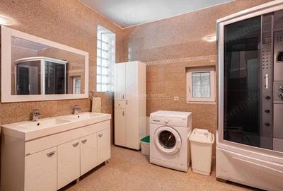 Casă cu 5 camere cu Teren 223 Mp în Central - 2