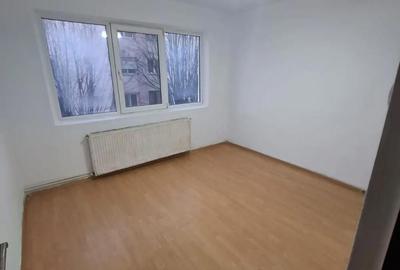 Apartament cu 4 camere decomandat în Central - 3