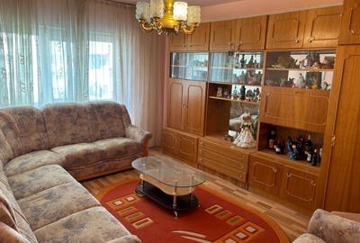 Vând apartament ultracentral,  lângă Primărie, 3 camere, decomandat, 2 balcoane - 5