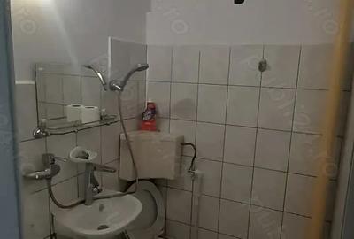 Inchiriez pe termen lung,gars 11,20 mp,langa Universitatea Oradea - 2