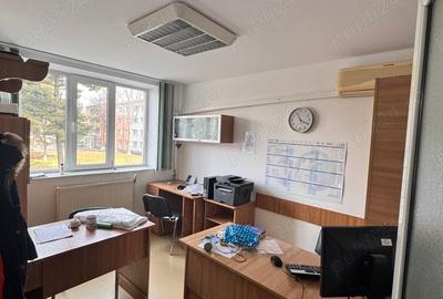 De Vanzare Inchiriere Spa?iu Ideal pentru Firma , 5 Camere, 128 m , cu Vad Comercial Excelent - 1