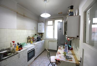Apartament strada Lunga - Ultracentral, structura mare, decomandata - 3