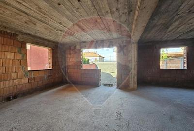 Casă cu 6 camere cu Teren 350 Mp în Central - 4