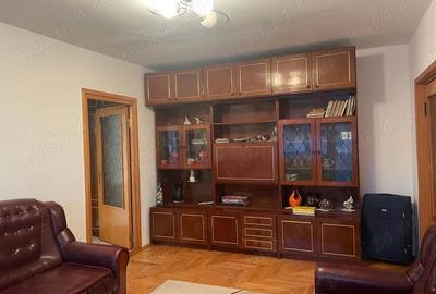 Florilor,3 camere semidecomandat, etaj 4, dormitor,2 bai, balcon, apart. mobilat si utilat,300 euro - 6