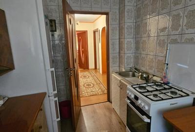 Apartament 3 camere de inchiriat, cartier Zavoi!