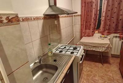 Apartament cu 2 camere decomandat în Micro 6