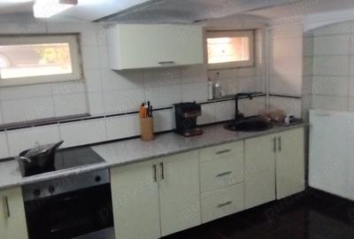 Casa de vinzare cu 2 apartamente - 6