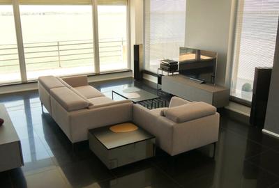 Penthouse cu 3 camere decomandat, mobilat în Central - 26