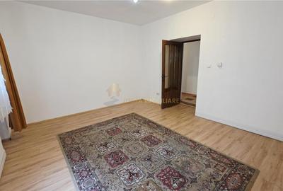 Apartament cu 3 camere semidecomandat, mobilat în Central - 12
