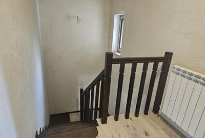 Casă cu 5 camere cu Teren 1300 Mp în Malu Mare - 13