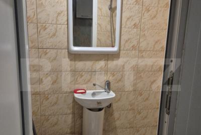 Camera de inchiriat, cu baie eleganta si mica chicineta, zon - 2