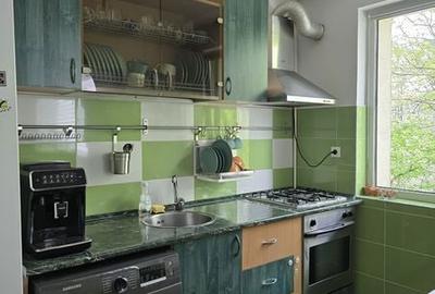 Apartament cu 2 camere semidecomandat în Pajura