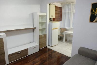 Garsonieră decomandată în Astra