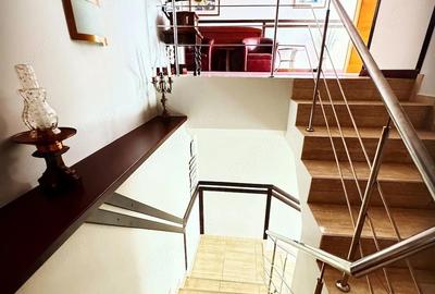 Casă cu 12 camere cu Teren 320 Mp în Sud