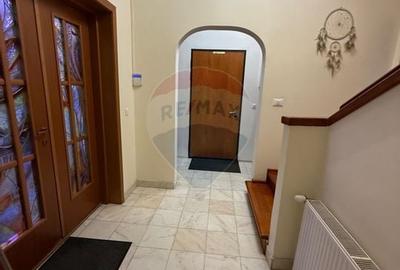 De inchiriat Casa / Vila 7 camere + curte zona Vatra Luminoasa - 29