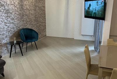 Apartament cu 3 camere decomandat, mobilat în Văcăresti