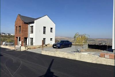 Case individuale cu 4 dormitoare in Dezmir  Zona linistita, 482 mp teren Case individuale cu 4 dormitoare in Dezmir  Zona linistita, 482 mp teren - 4