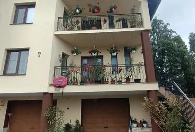 Casă cu 6 camere cu Teren 10 Mp în Central