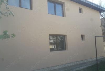 Casă cu 5 camere cu Teren 567 Mp în Târgu Neamț - 1