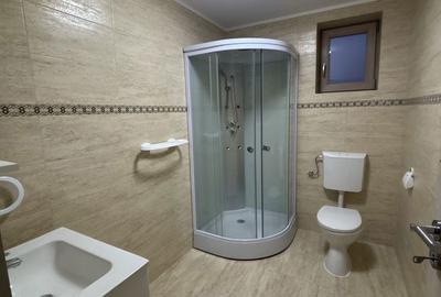 Casă cu 4 camere în Central - 2