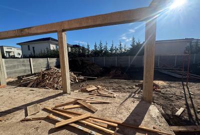 Casă cu 4 camere în Dumbrăvița