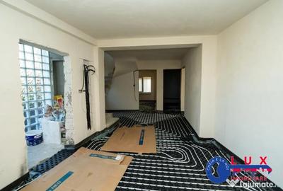 Casă cu 5 camere cu Teren 136 Mp în Neptun - 10