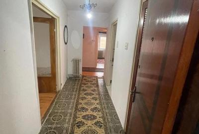 Apartament cu 5 camere decomandat în Miorița - 12