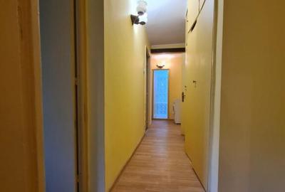 Apartament cu 4 camere decomandat în Vitan