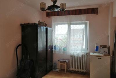 Apartament cu 4 camere decomandat în Central - 3