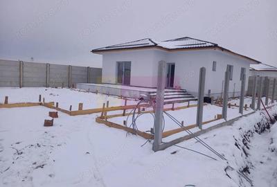 Casă cu Teren 400 Mp în Clinceni