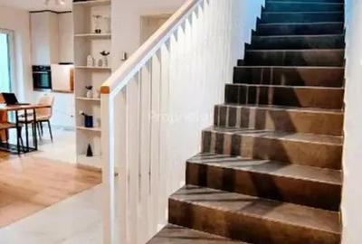 Casă cu 3 camere cu Canalizare în Central - 2