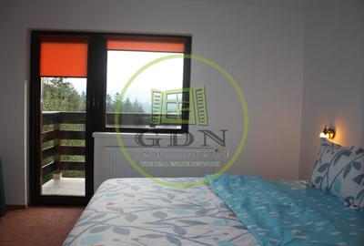 Hotel/Pensiune, de 305 mp, în Piața - 9